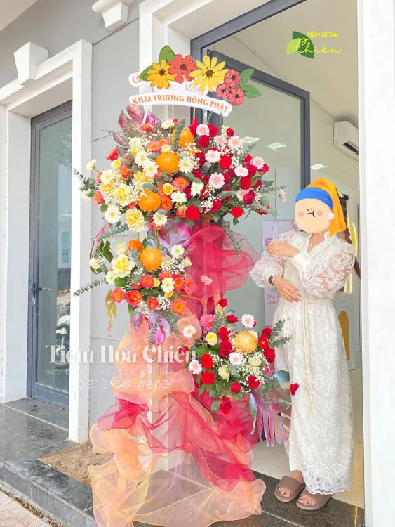 Đặt lãng hoa chúc mừng khai trương với nội dung ghi tinh tế và đầy ý nghĩa