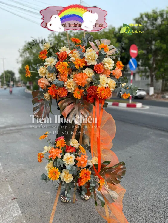 Đặt lãng hoa chúc mừng khai trương với nội dung ghi tinh tế và đầy ý nghĩa