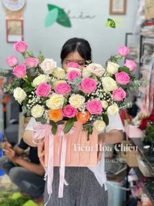 Đặt hoa chúc mừng ngày nhà giáo 20 11: Ý nghĩa đặc biệt của lẵng hoa tinh tế