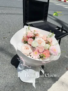 Đặt hoa tốt nghiệp cho nam để gửi lời chúc mừng, động viên và hy vọng tương lai.