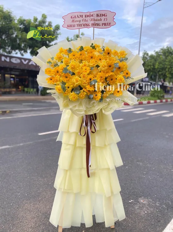 Đặt hoa chúc mừng tặng đối tác, bạn bè gặt hái nhiều thành công trong ngày khai trương