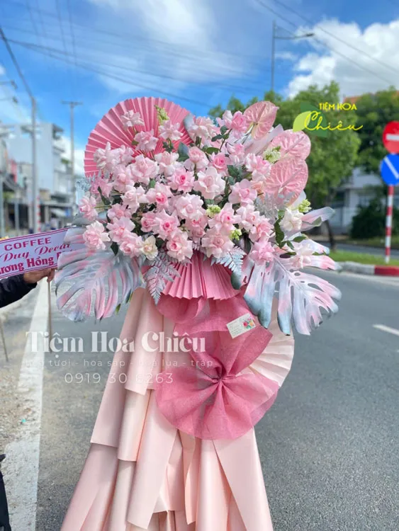 Phong cách thiết kế lẳng hoa sáng tạo, tạo nên những lẳng hoa mang tính nghệ thuật cao