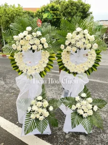 Đặt hoa viếng đám tang thể hiện nội dung và lời chia buồn sâu sắc