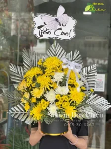 Ý nghĩa sâu sắc hoa chia buồn Bạc Liêu trong đám tang an ủi và sẻ chia nỗi buồn cùng gia quyến.