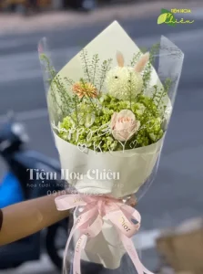 Đặt hoa tốt nghiệp vừa truyền cảm hứng, vừa ghi dấu khoảnh khắc quan trọng của tân cử nhân.