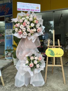 KỆ HOA CHÚC MỪNG KHCM16