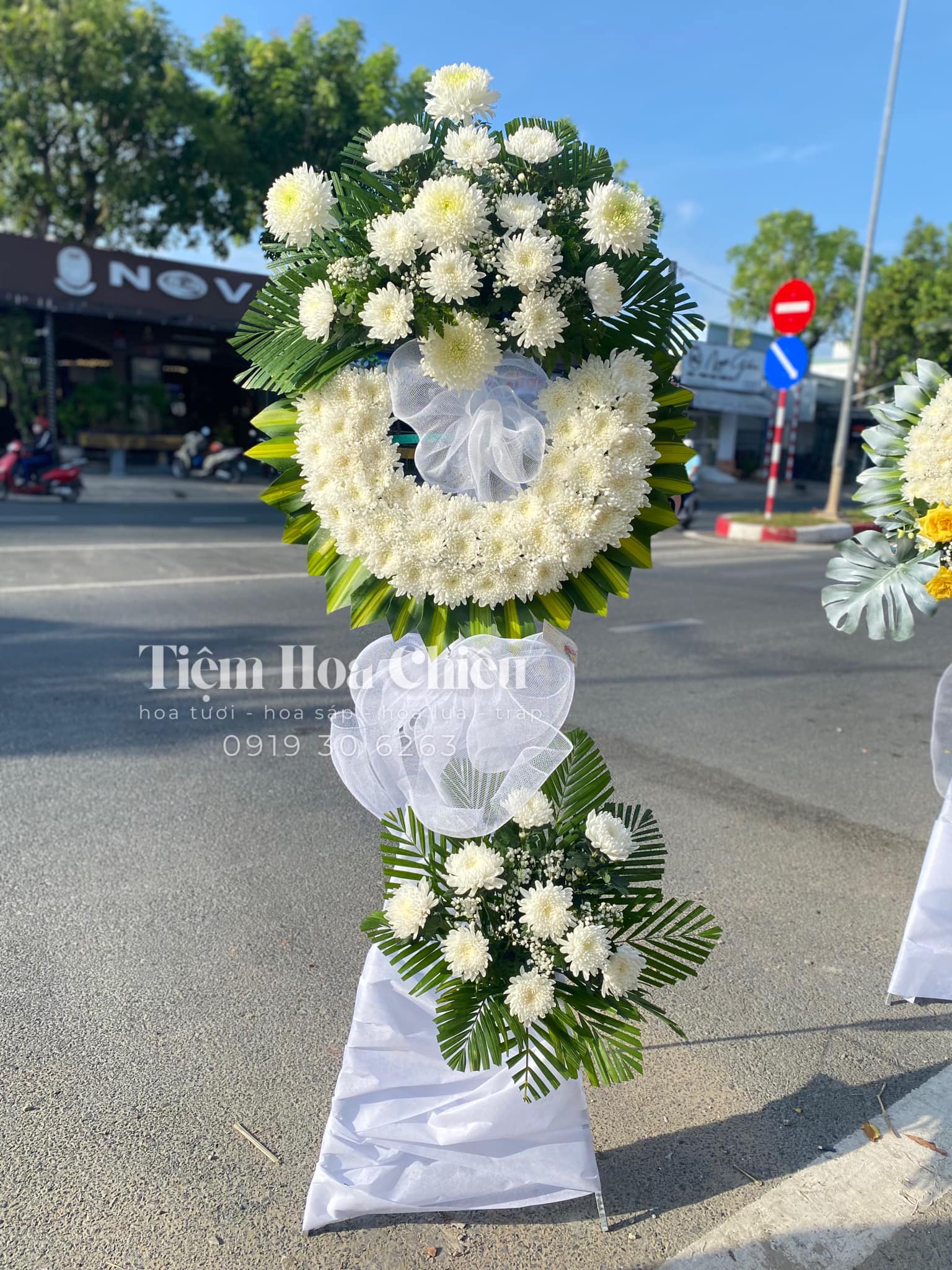 KỆ CHIA BUỒN KCB093