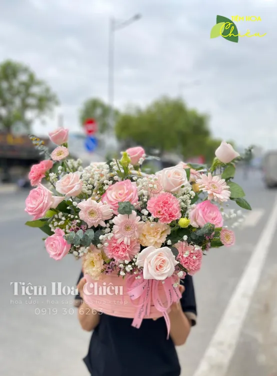 Giỏ hoa tươi giá rẻ món quà tinh tế, thông điệp yêu thương và ý nghĩa sâu sắc.