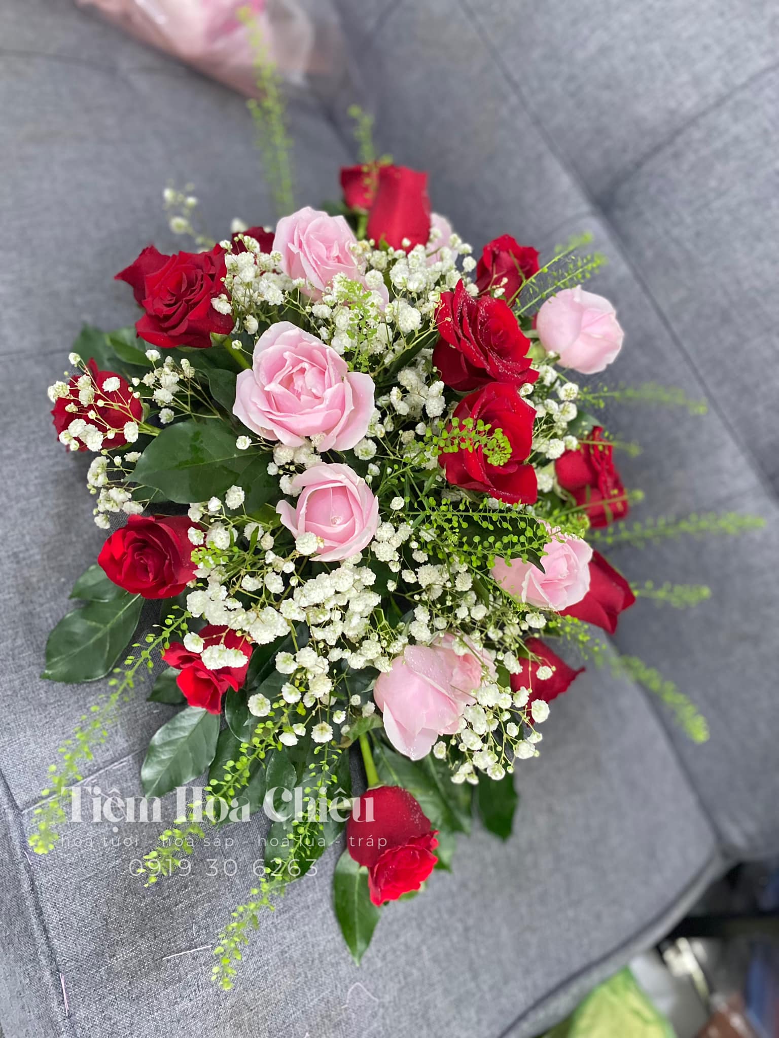 CỤM HOA ĐỂ BÀN CHDB 002