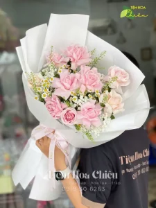 Đặt hoa tốt nghiệp thiết kế tinh tế, giúp bạn trao gửi trọn vẹn niềm vui đến người nhận