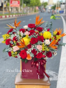 Giỏ hoa tươi giá rẻ gửi gắm lời chúc tốt đẹp và sự quan tâm đặc biệt đến người nhận