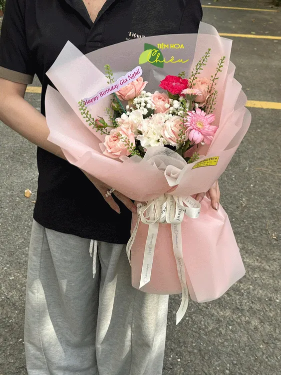 Đặt hoa sinh nhật tại CHIÊU thể hiện tình cảm và sự quan tâm đến người thân yêu nhất