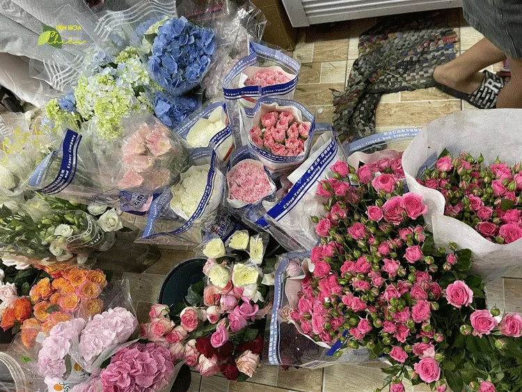 Đặt hoa ngày phụ nữ Việt Nam 20 10 làm quà tặng vừa đẹp mắt vừa đong đầy ý nghĩa