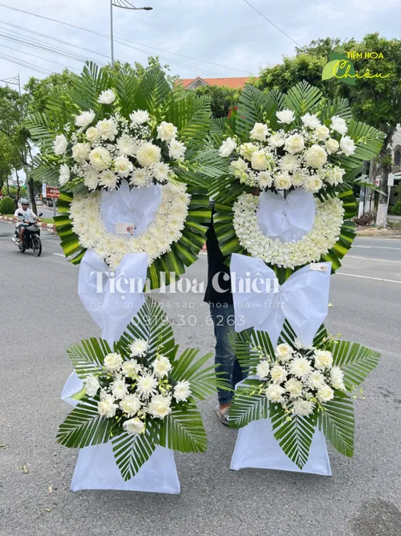 Đặt vòng hoa đám tang tiễn biệt chân thành, chia buồn sâu sắc đến gia đình người đã khuất