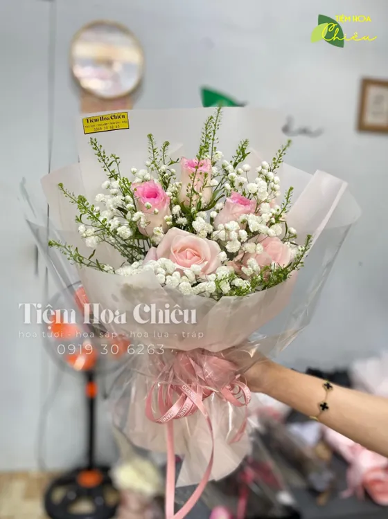 Đặt hoa tốt nghiệp lời chúc tươi đẹp, bước vào tương lai hạnh phúc và thịnh vượng
