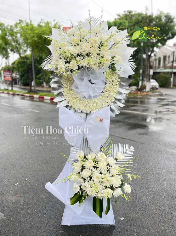 Đặt hoa viếng đám tang gợi nhớ nhung và lòng thương tiếc đối với người quá cố hiệu quả