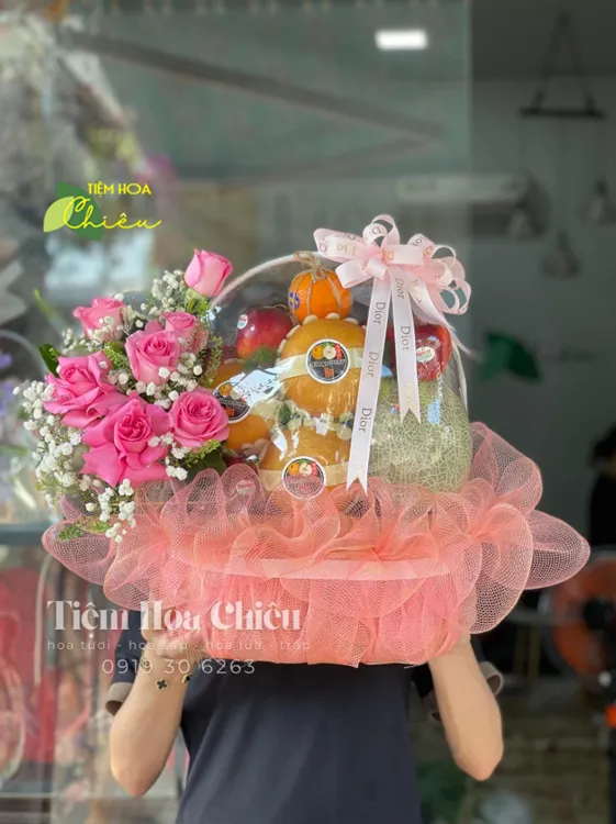 Giỏ trái cây quà tặng đầy ý nghĩa và đẳng cấp nhất cho mọi dịp đặc biệt của bạn.