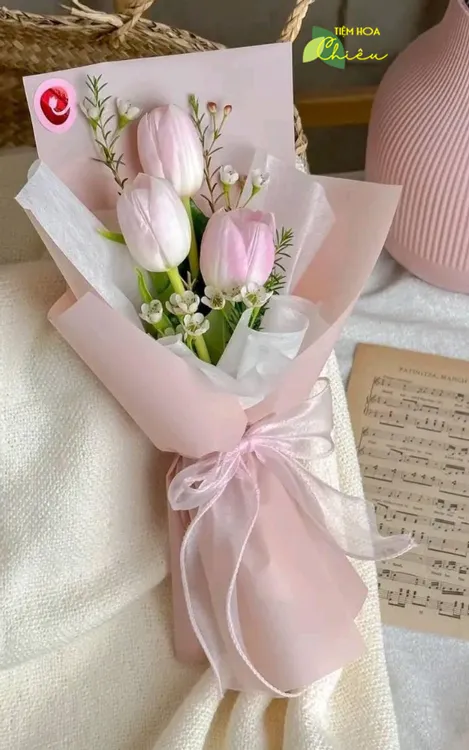 Quy trình đặt hoa online gửi gắm thông điệp ý nghĩa một cách nhanh chóng và thuận tiện.