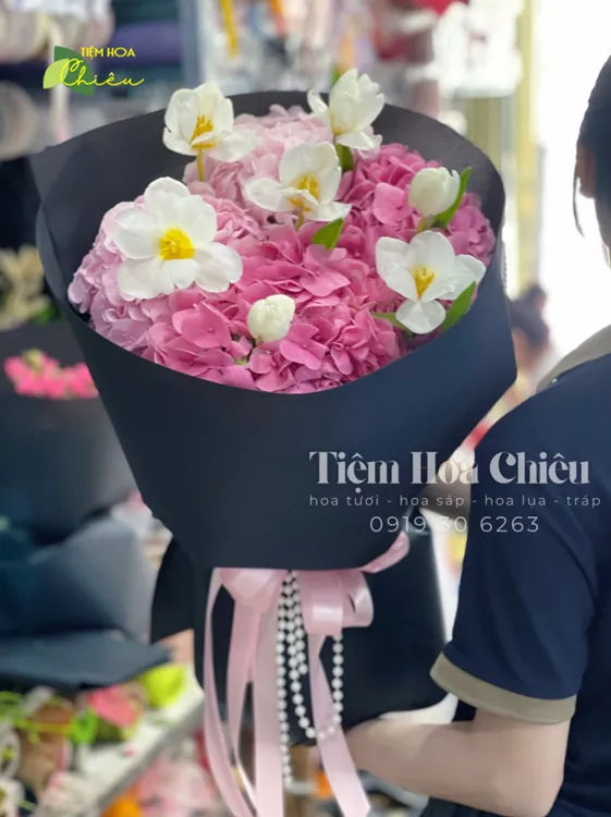 Đặt hoa tươi sinh nhật giúp truyền tải thông điệp sâu sắc và chân thành nhất.