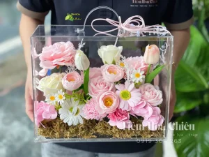 Hoa sáp ưu điểm nổi bật với mùi thơm tự nhiên và hình dáng tương đồng với hoa thật.