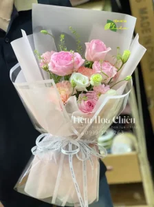 Đặt hoa tốt nghiệp là cách tuyệt vời để tôn vinh hành trình nỗ lực của tân cử nhân.