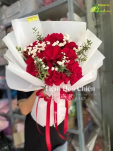 Đặt hoa tươi sinh nhật giúp người nhận cảm nhận được niềm vui và hạnh phúc trọn vẹn trong ngày đặc biệt