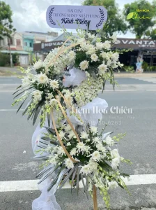 Đặt hoa viếng đám tang thông điệp tôn kính, tiếc thương cuối cùng đối với người sang thế giới mới.