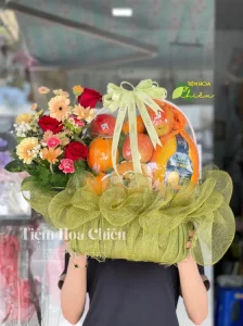 Giỏ trái cây quà tặng thông điệp về sự quan tâm, lời chúc sức khỏe và thiện ý của người tặng dành cho người nhận