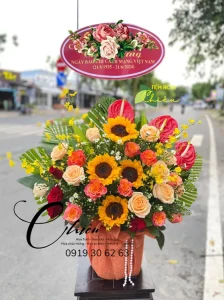 Đặt hoa chúc mừng khởi đầu mới, mang ý nghĩa chúc phát đạt, thịnh vượng và thành công trong công việc