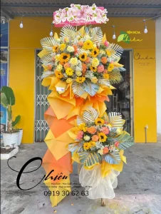 Đặt hoa mừng khai trương chúc cho khởi đầu suôn sẻ và phát triển bền vững trong kinh doanh