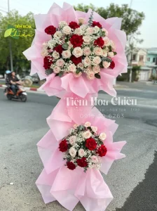 Đặt hoa mừng khai trương giúp không gian của buổi tiệc trở nên ấn tượng, lịch lãm và sang trọng.