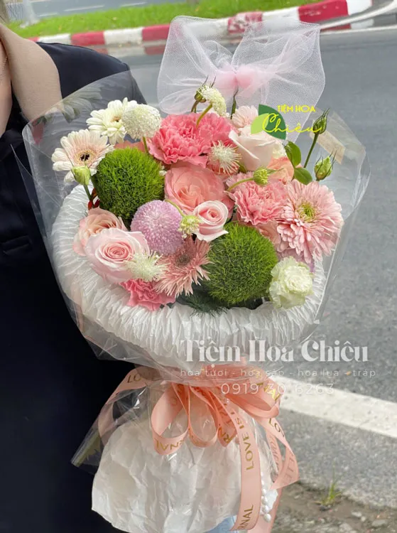 Đặt hoa sinh nhật gửi lời chúc mừng tuổi mới may mắn và thành công tới những người thân yêu.