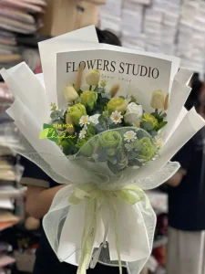 Hoa sáp lưu giữ vẻ đẹp và mùi hương thơm trọn vẹn, biểu tượng của sự tinh tế và tình yêu bền vững.