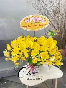 Giỏ hoa khai trương mang ý nghĩa may mắn, tài lộc gửi đi thông điệp về tình hữu nghị bền chặt.