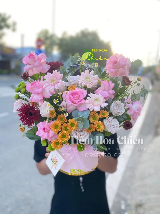 Dịch vụ đặt hoa tươi Bạc Liêu - Món quà tinh thần gửi gắm bao tâm ý mang đến không gian đầy ấn tượng.