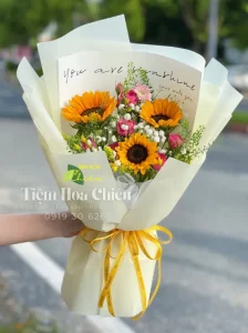 Hoa tươi được yêu thích trong dịp 30/4 và 1/5 mang ý nghĩa thịnh vượng tượng trưng cho sự biết ơn, chân thành.