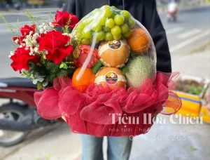Giỏ trái cây quà tặng đẹp mắt, vừa mang ý nghĩa chúc sức khỏe và sự quan tâm chân thành người gửi.