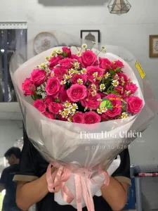 Shop hoa giá rẻ chọn bó hoa chúc mừng tinh tế để gửi gắm lời chúc tốt đẹp trong mọi dịp đặc biệt.