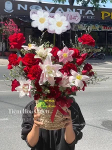 Shop hoa CHIÊU - Đặt hoa tươi sinh nhật thể hiện trọn vẹn tấm lòng người tặng, kết nối cảm xúc sâu sắc và tinh tế.