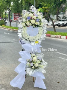 Đặt hoa viếng đám tang tại CHIÊU thể hiện sự thành kính mong cho linh hồn người ra đi được thanh thản, an lạc.