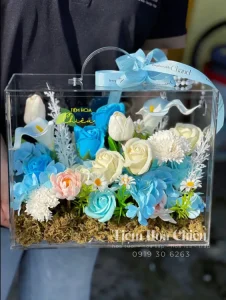 Cửa hàng hoa CHIÊU - Đặt hộp hoa món quà hoàn hảo để bạn gửi gắm yêu thương và tạo ấn tượng sâu sắc.