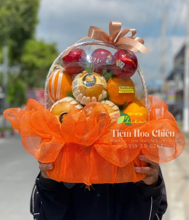 Giỏ trái cây quà tặng món quà tinh tế, đúng thông điệp và dễ tạo thiện cảm với người nhận.
