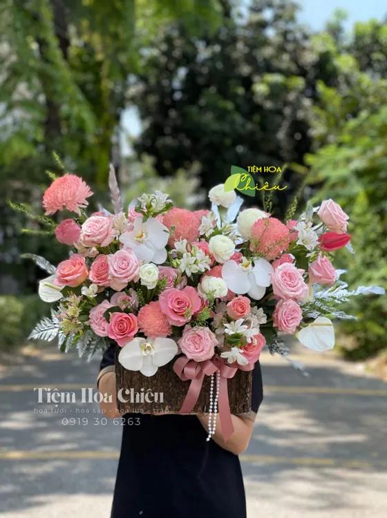 Đặt hoa online CHIÊU - Thương hiệu uy tín, đáp ứng và phục vụ tốt nhất các yêu cầu cao của khách hàng.