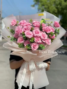 Hoa sáp sống động thể hiện sự sang trọng và đẳng cấp, tô điểm cho không gian sống thêm phần tinh tế.