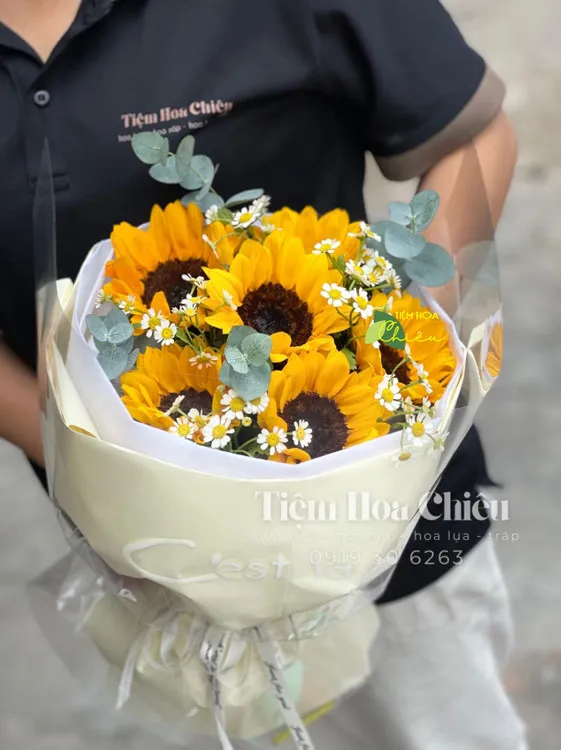 Hoa tươi chúc mừng ngày Quốc Tế Lao Động 1/5 chất lượng cao, với mức giá tốt nhất.
