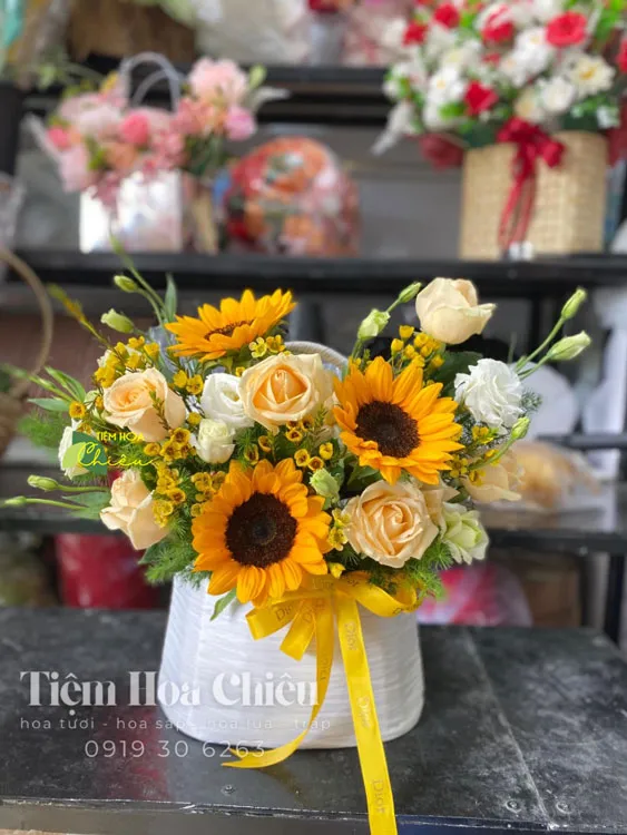 Hoa tươi chúc mừng ngày Quốc Tế Lao Động 1/5 chất lượng cao, với mức giá tốt nhất.