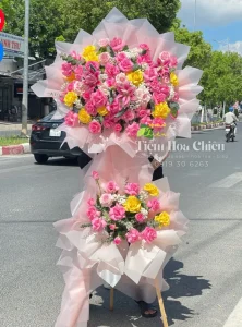 Đặt hoa tươi ngày Doanh Nhân 13/10 gửi lời tri ân và chúc mừng người làm kinh doanh thịnh vượng.