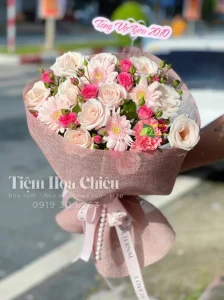 Đặt hoa ngày phụ nữ Việt Nam 20 10 gửi thông điệp yêu thương tới người phụ nữ bạn trân trọng nhất.