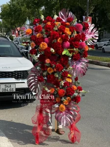 Shop hoa tươi CHIÊU - Tư vấn hoa tươi hoà chung niềm vui chiến thắng mừng ngày 30/4 lịch sử oai hùng.