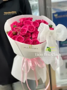 Đặt hoa bó tươi sắc hồng giá rẻ mang đến cảm giác nhẹ nhàng, trong trẻo và đầy yêu thương.